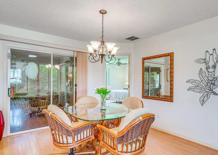 Home In The Villages W/ Lanai & Private Hot Tub!